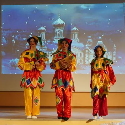 Школьный новогодний спектакль